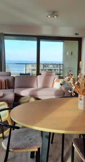 Modern 2bedroom apartment near the beach of Ostend T102